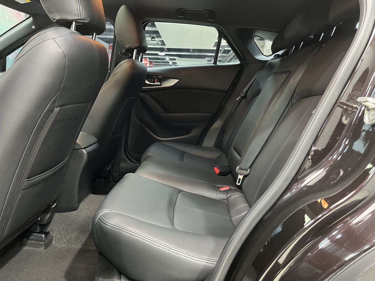 Mazda CX-4 2022 - фото автомобиля
