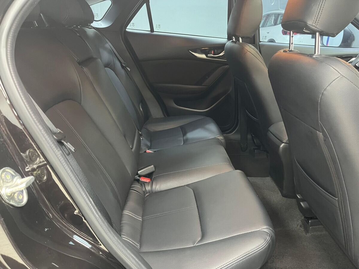 Mazda CX-4 2022 - фото автомобиля