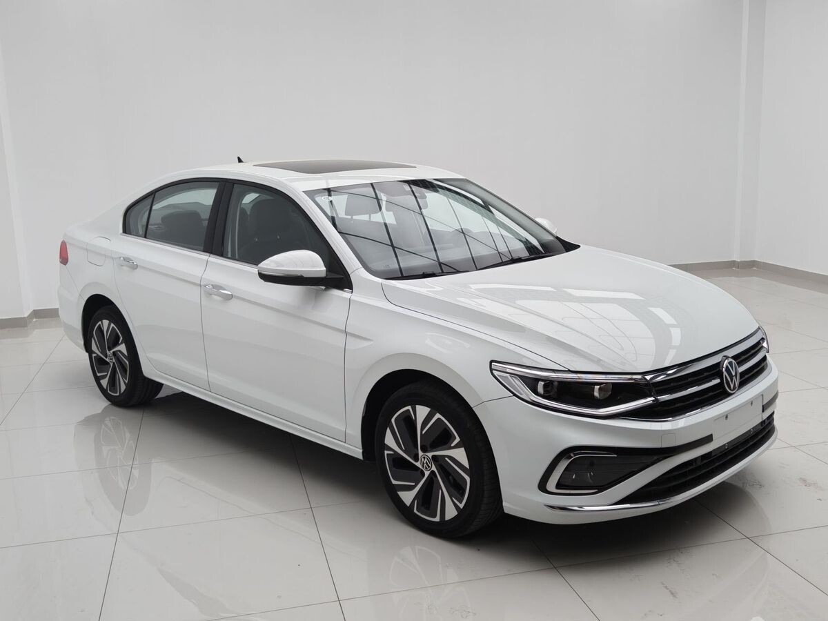 Volkswagen Bora 2022 - фото автомобиля