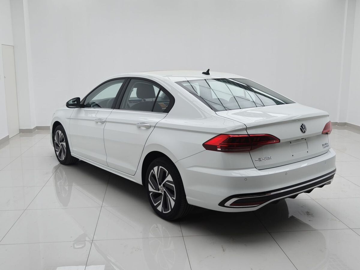 Volkswagen Bora 2022 - фото автомобиля