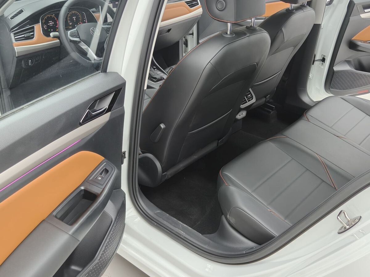 Volkswagen Bora 2022 - фото автомобиля