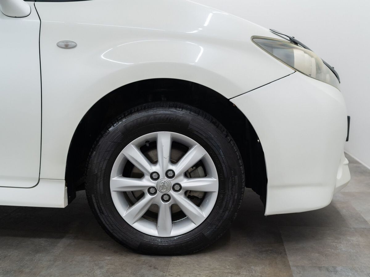 Toyota Wish 2010 - фото автомобиля