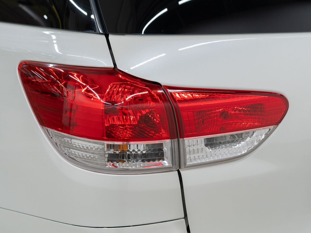 Toyota Wish 2010 - фото автомобиля