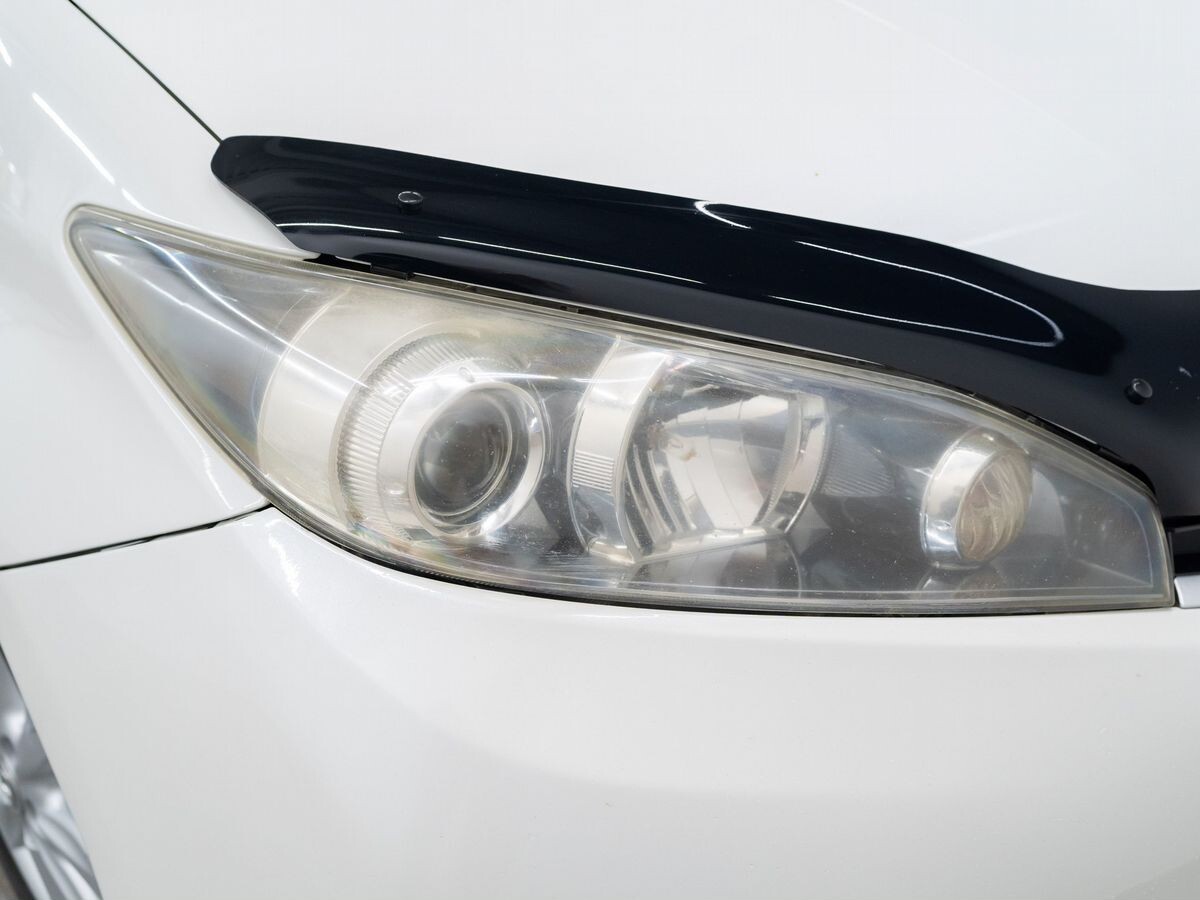 Toyota Wish 2010 - фото автомобиля