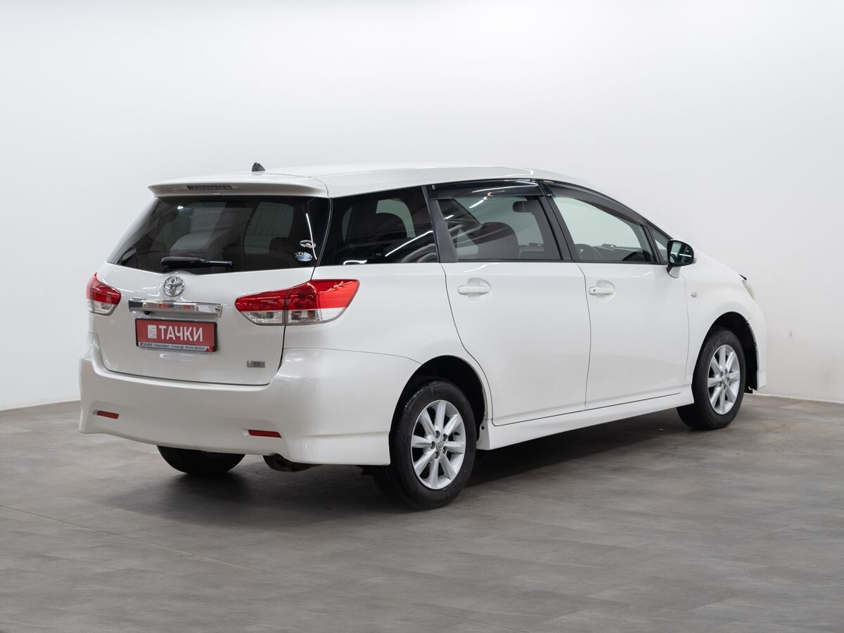 Toyota Wish 2010 - фото автомобиля