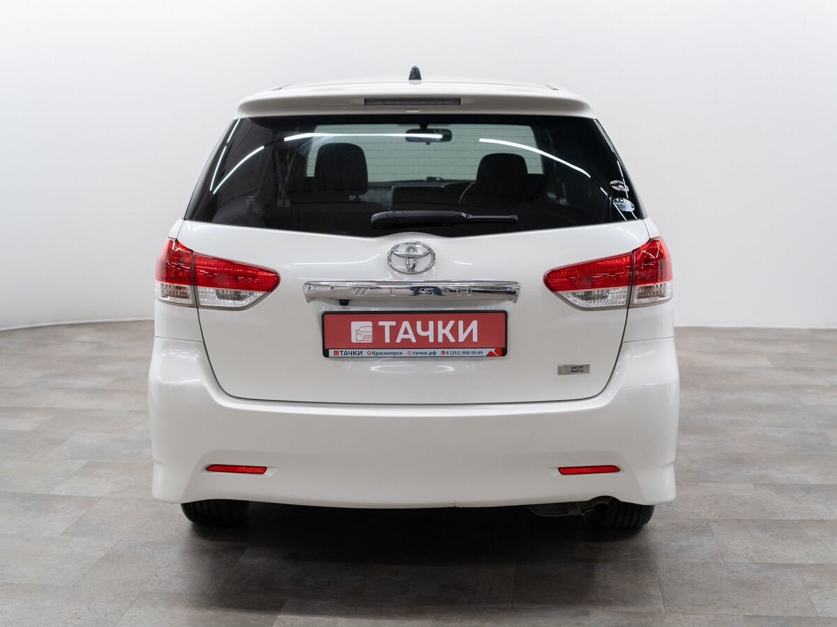 Toyota Wish 2010 - фото автомобиля