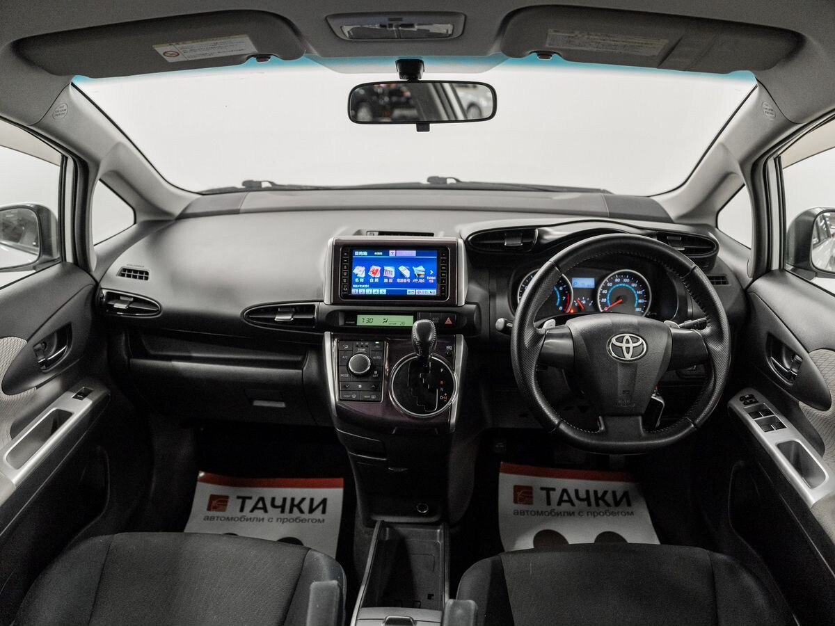 Toyota Wish 2010 - фото автомобиля
