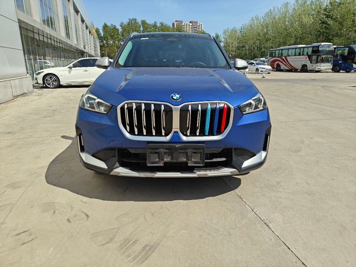 BMW X1 2023 - фото автомобиля