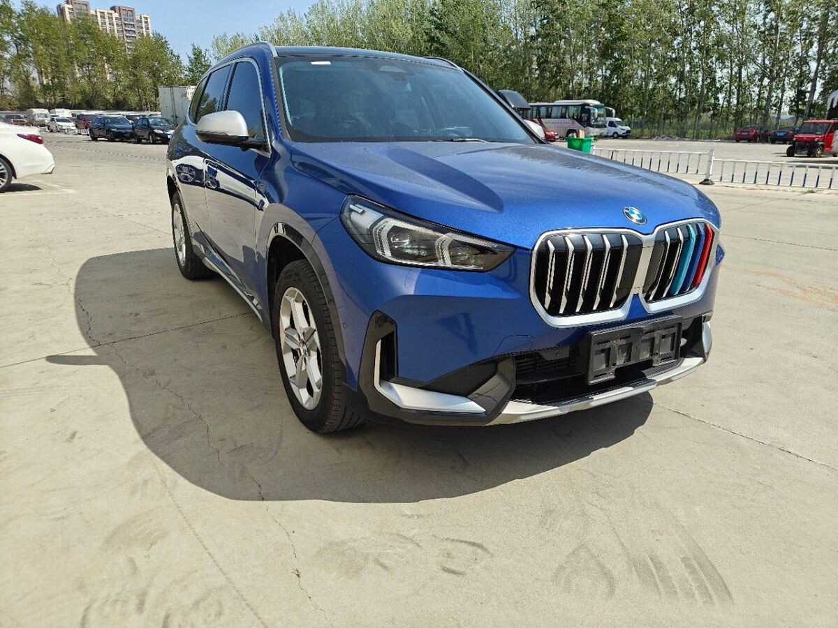 BMW X1 2023 - фото автомобиля