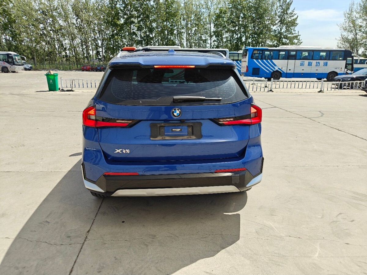 BMW X1 2023 - фото автомобиля