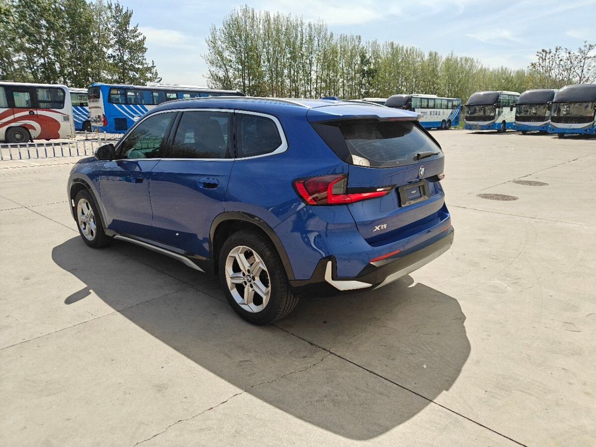 BMW X1 2023 - фото автомобиля