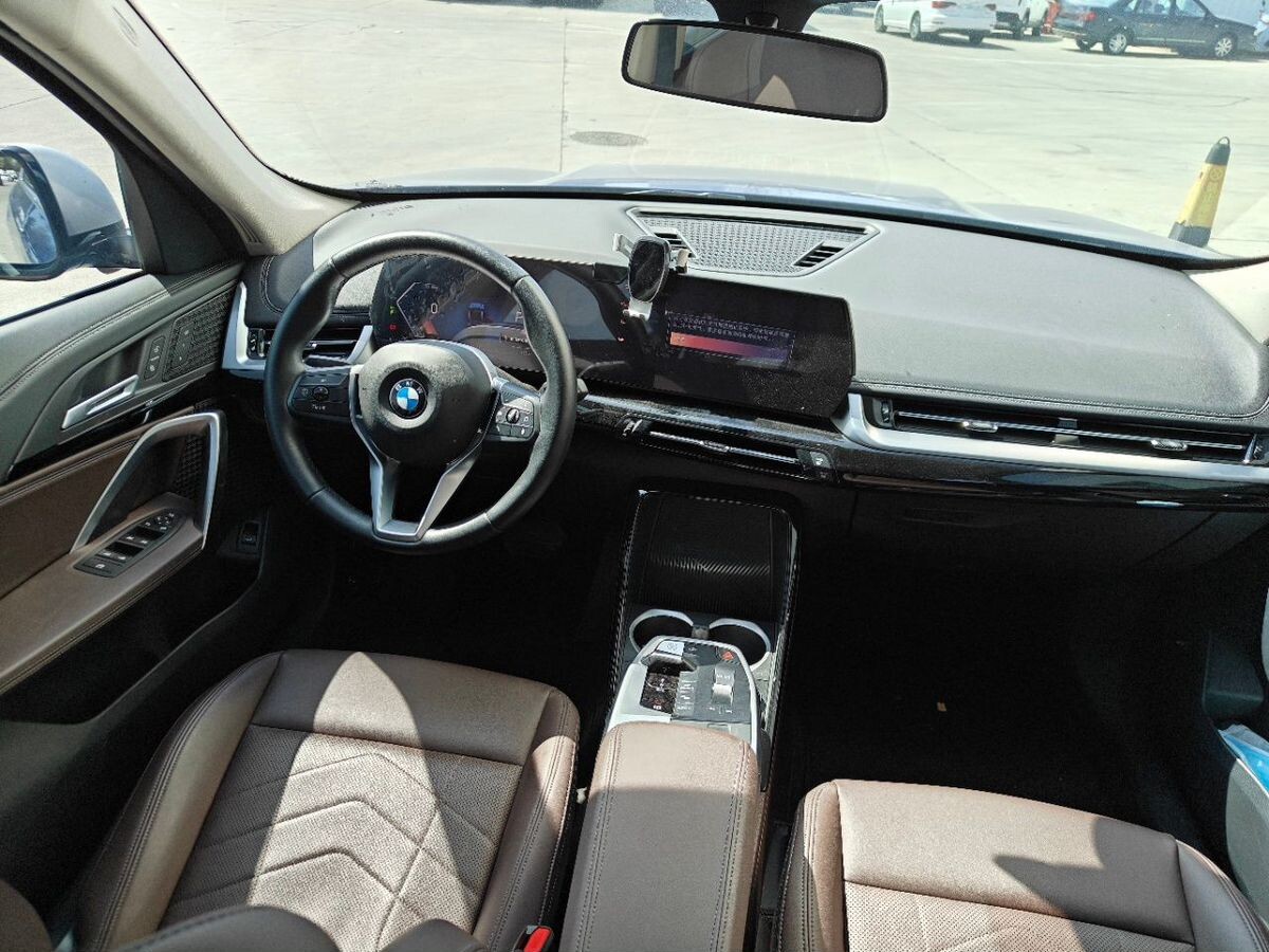 BMW X1 2023 - фото автомобиля