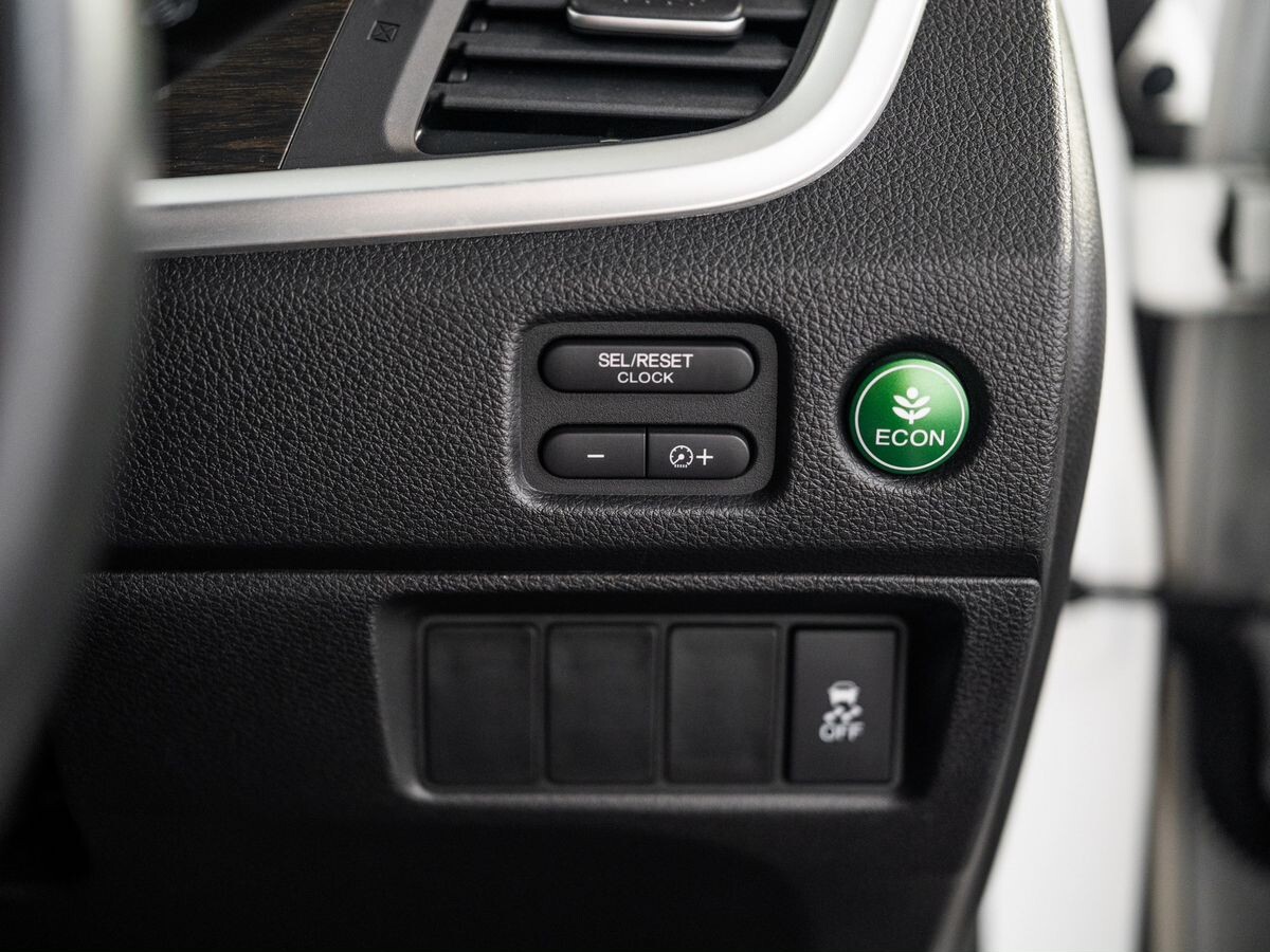 Honda Jade 2017 - фото автомобиля