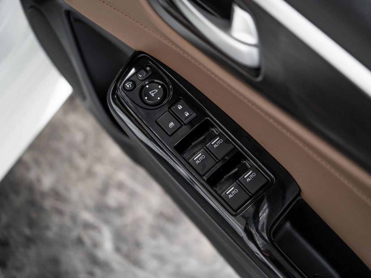 Honda Jade 2017 - фото автомобиля