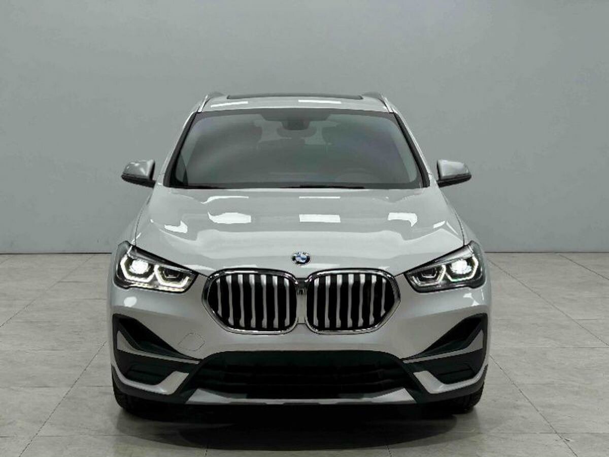 BMW X1 2022 - фото автомобиля