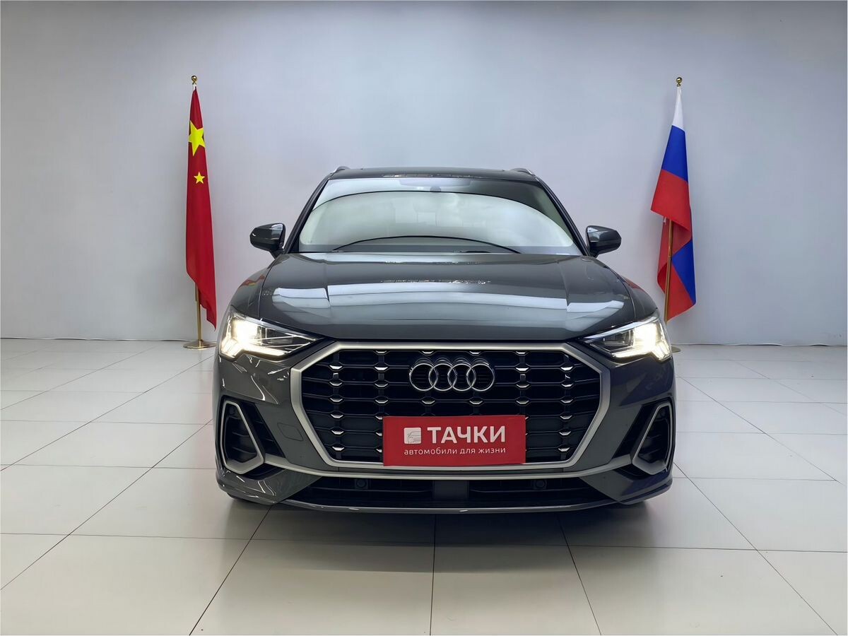 Audi Q3 2022 - фото автомобиля