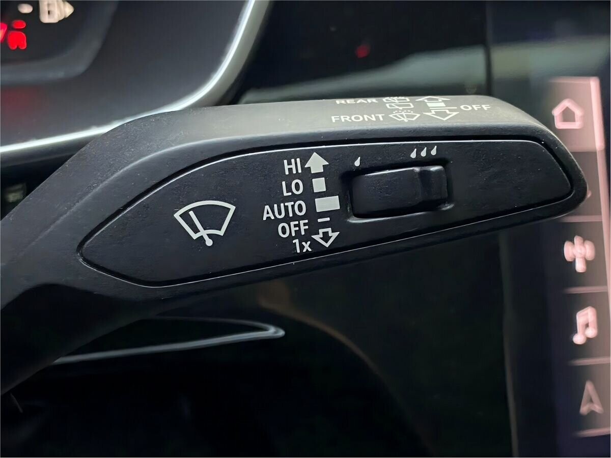 Audi Q3 2022 - фото автомобиля