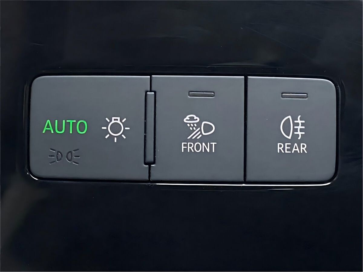 Audi Q3 2022 - фото автомобиля