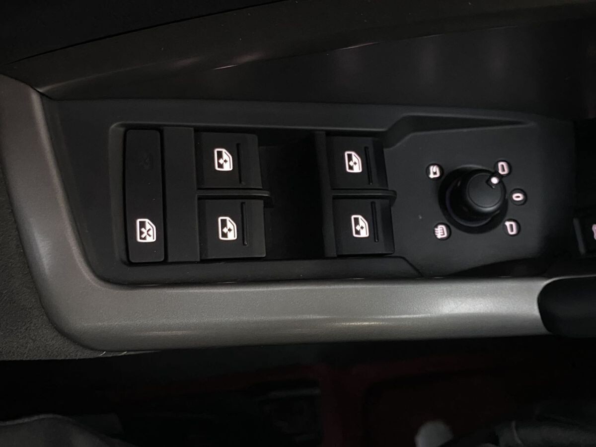 Audi Q3 2022 - фото автомобиля
