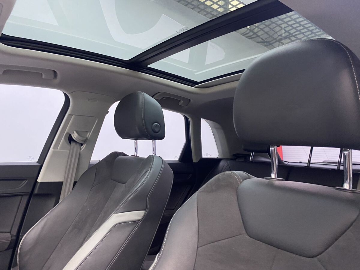 Audi Q3 2022 - фото автомобиля