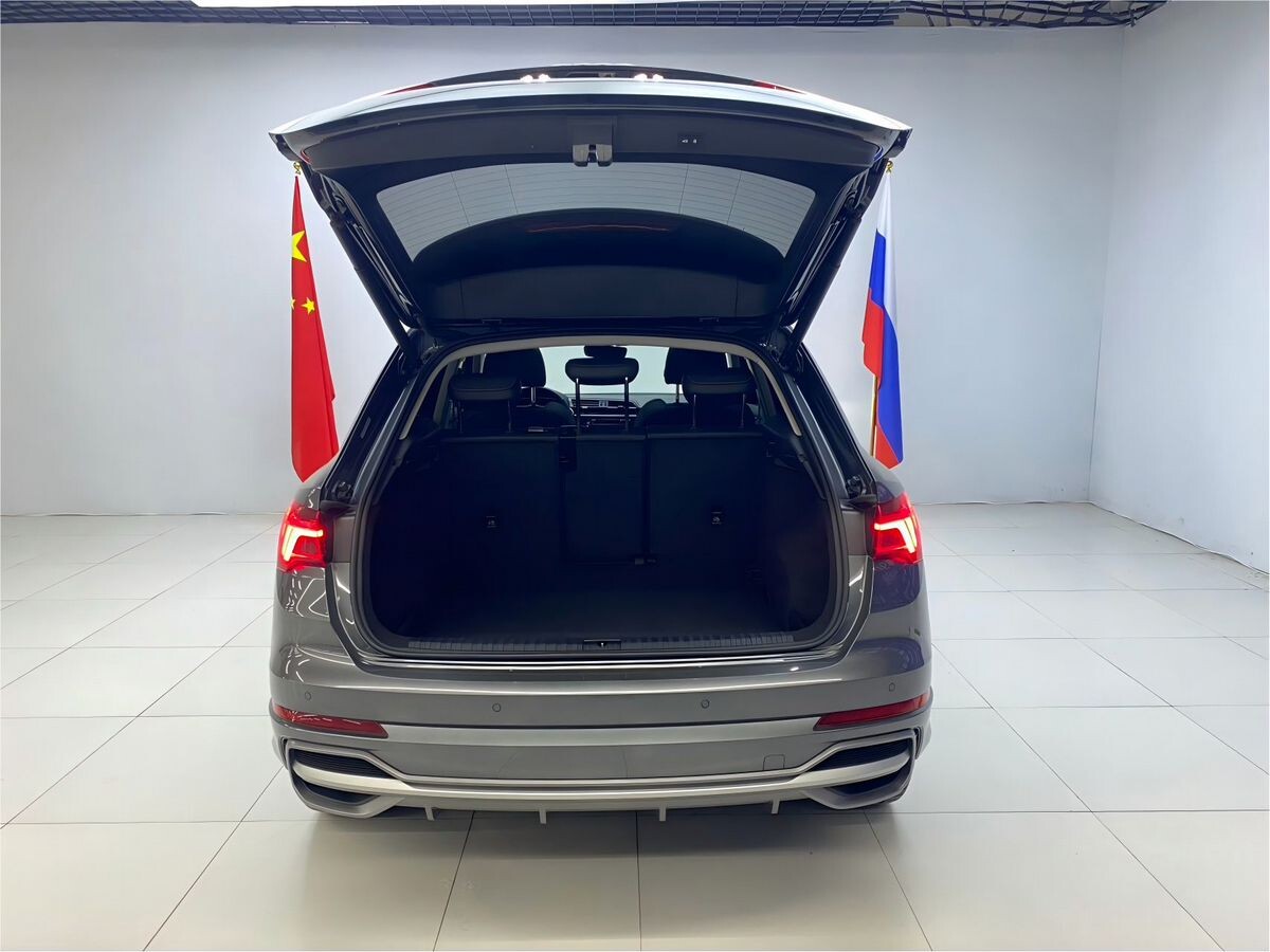Audi Q3 2022 - фото автомобиля