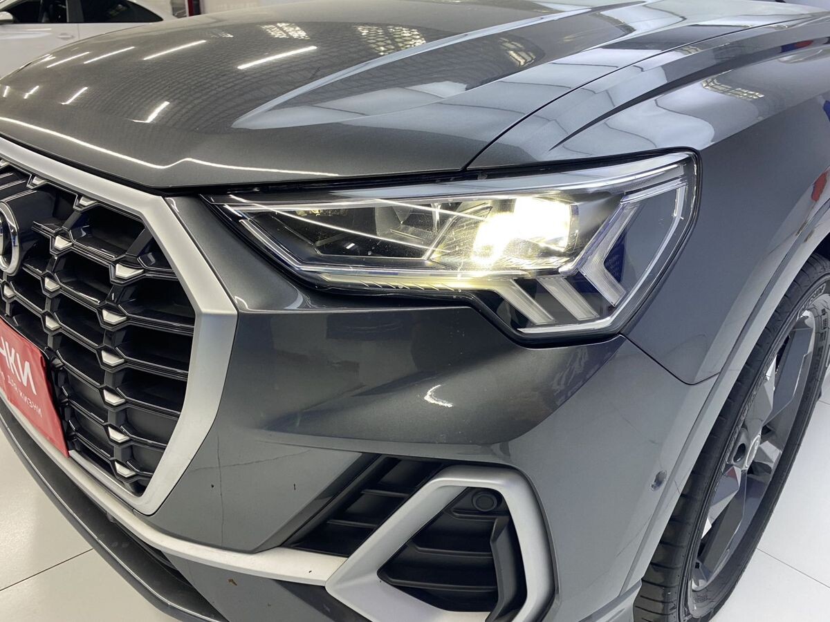 Audi Q3 2022 - фото автомобиля