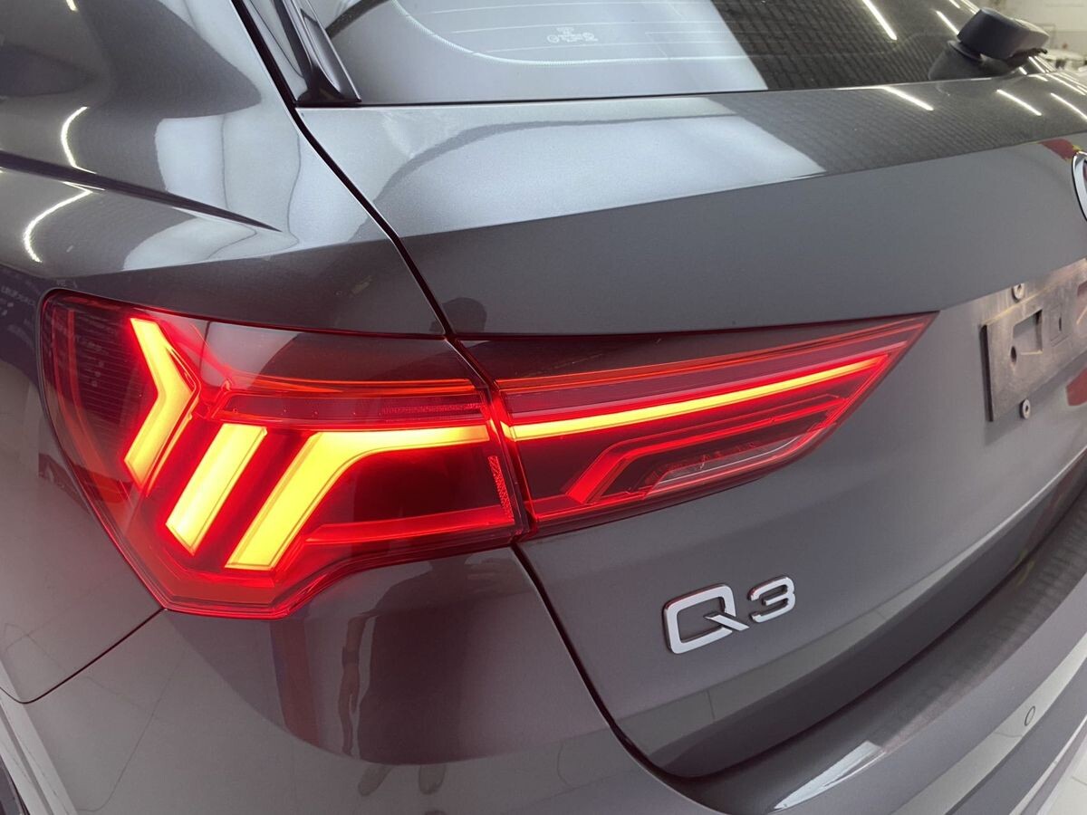 Audi Q3 2022 - фото автомобиля