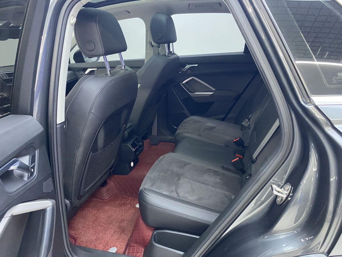 Audi Q3 2022 - фото автомобиля