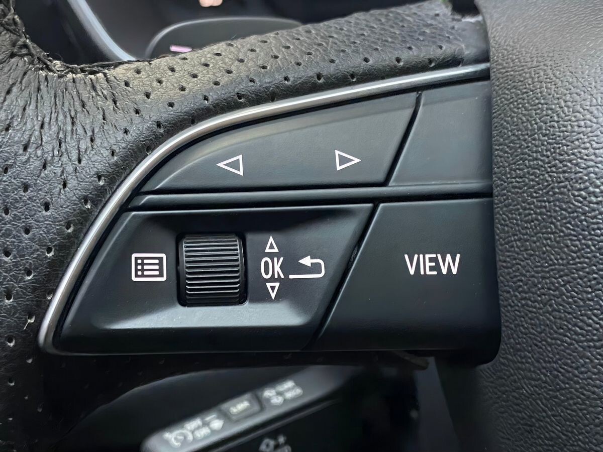 Audi Q3 2022 - фото автомобиля