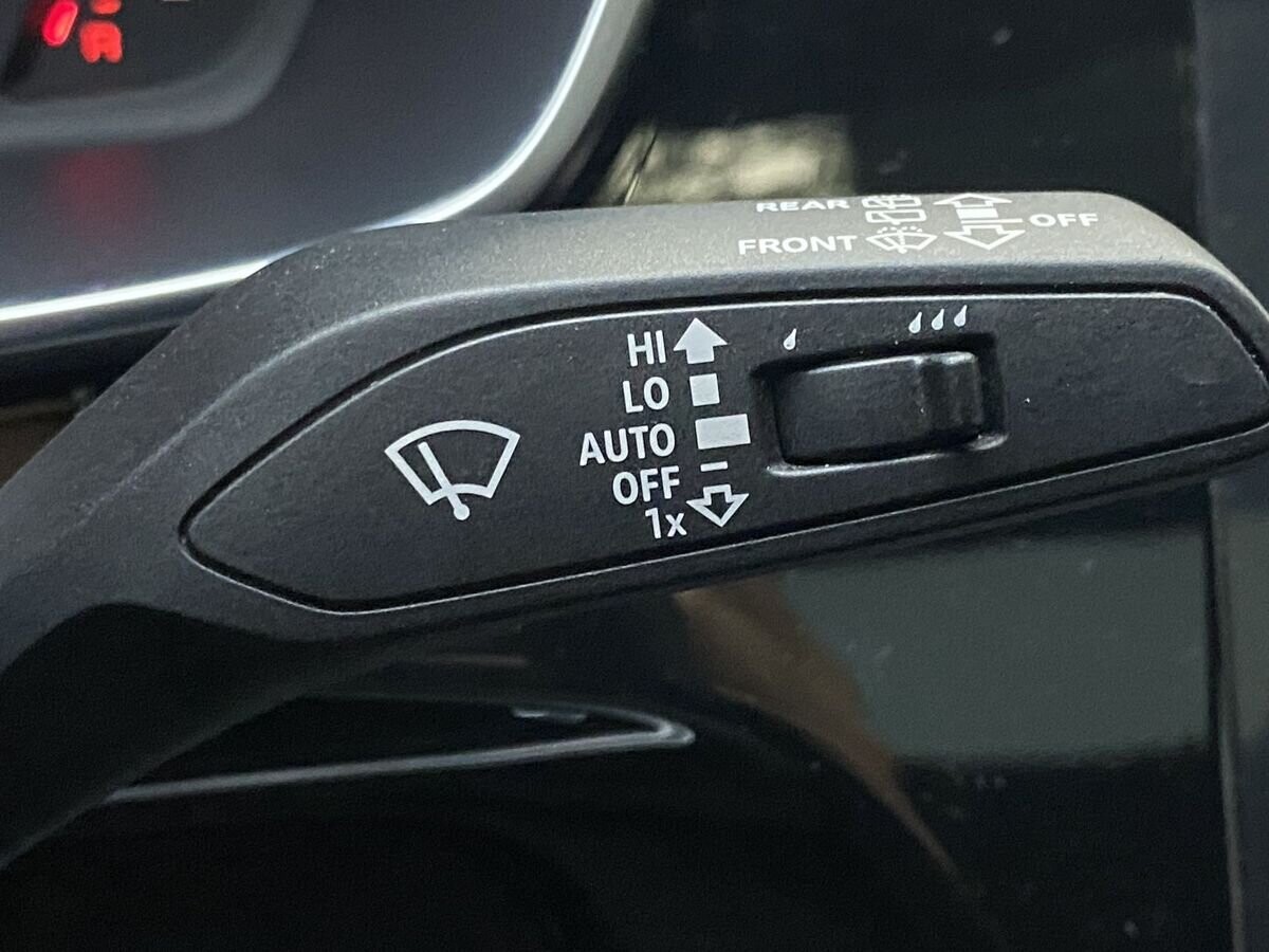 Audi Q3 2022 - фото автомобиля