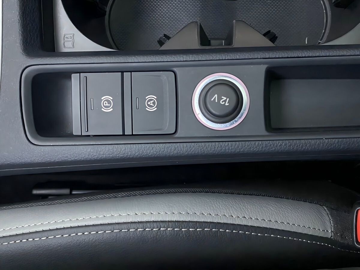 Audi Q3 2022 - фото автомобиля