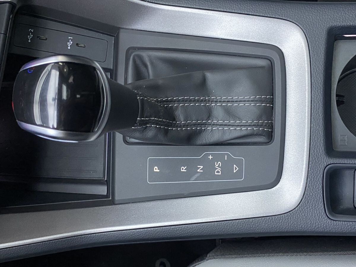 Audi Q3 2022 - фото автомобиля