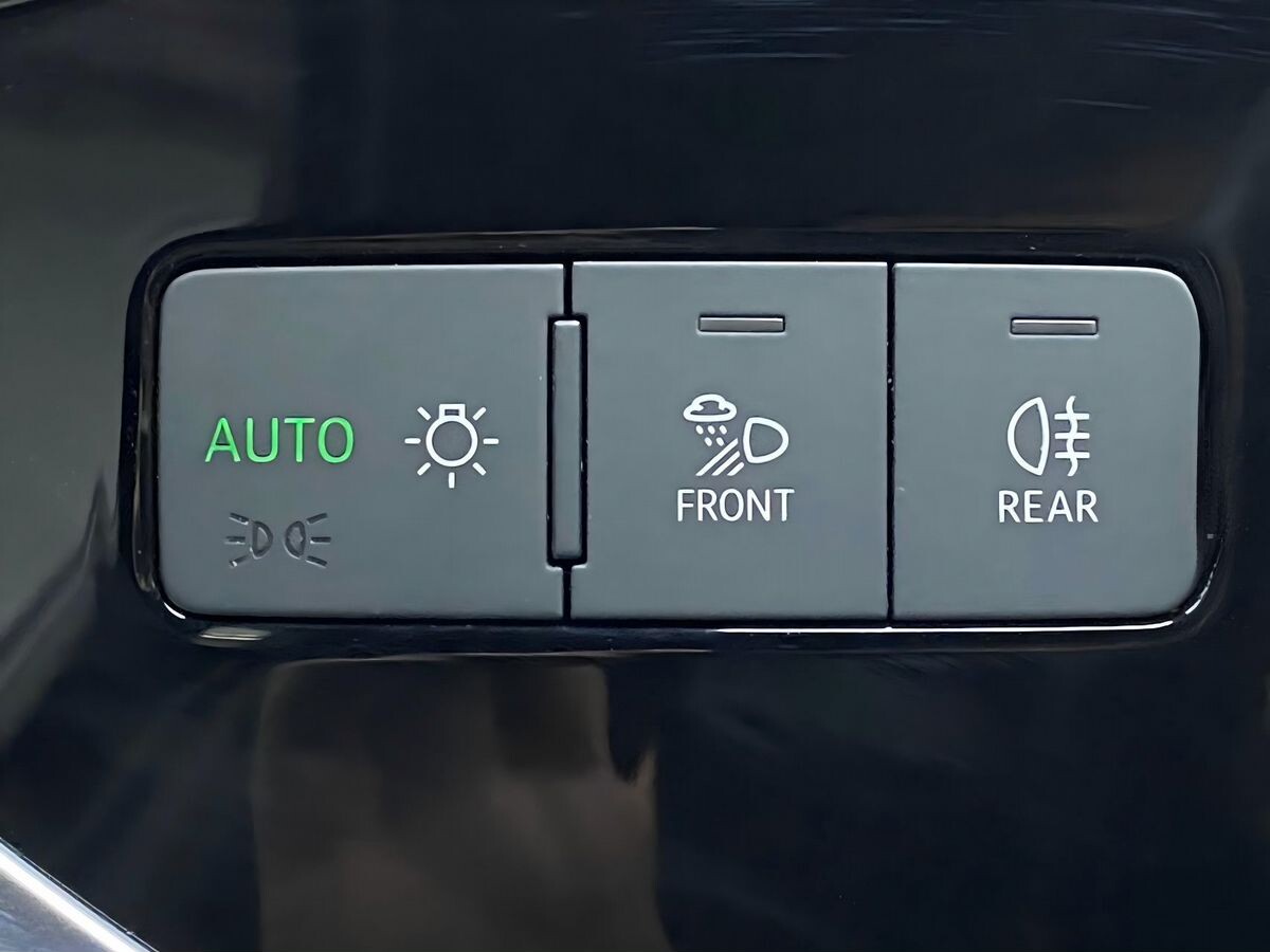Audi Q3 2022 - фото автомобиля