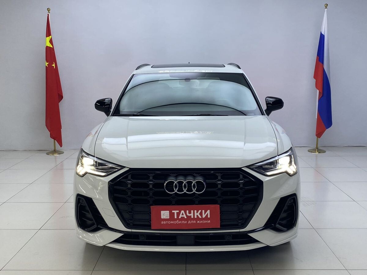 Audi Q3 2022 - фото автомобиля