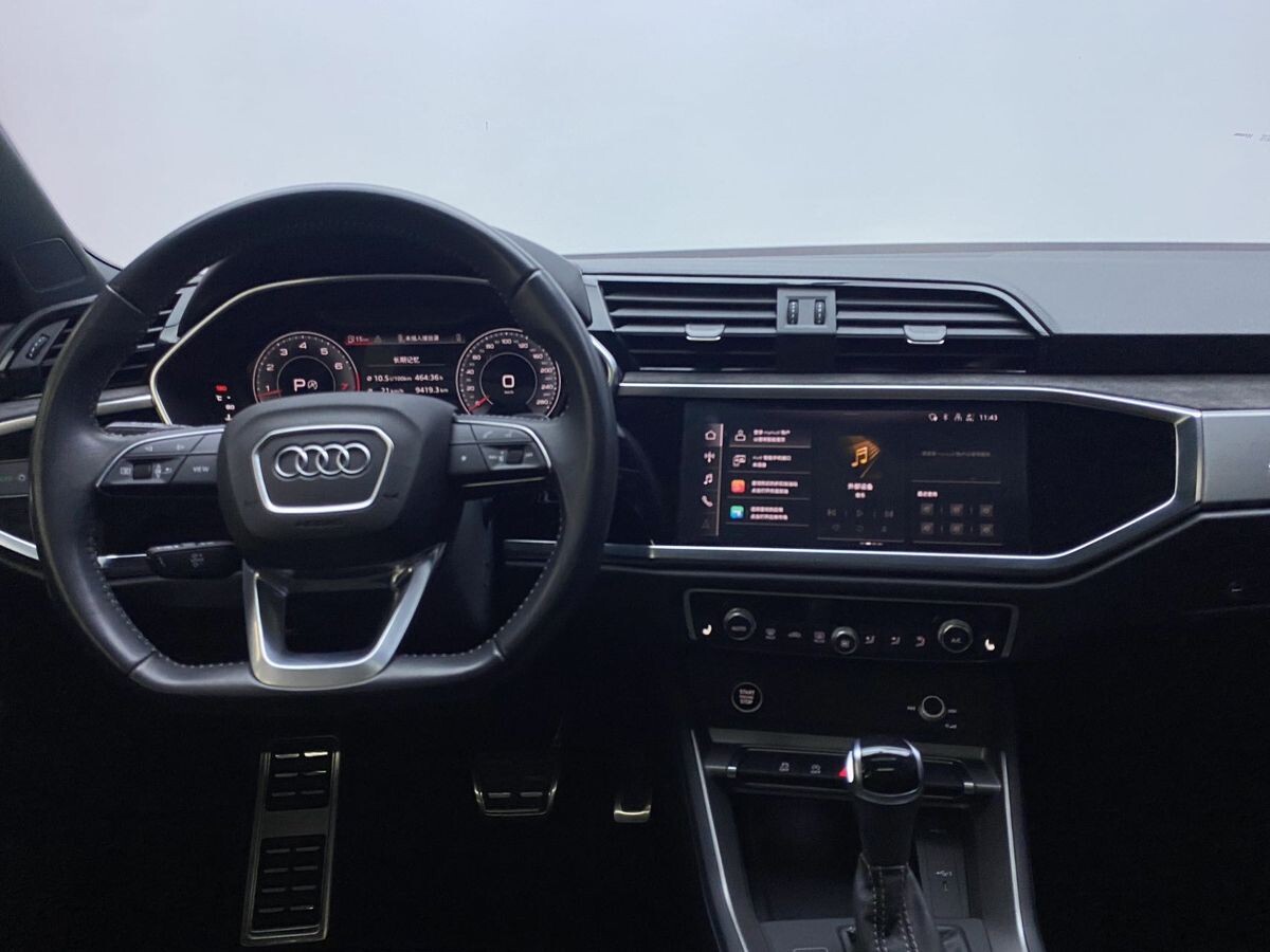 Audi Q3 2022 - фото автомобиля