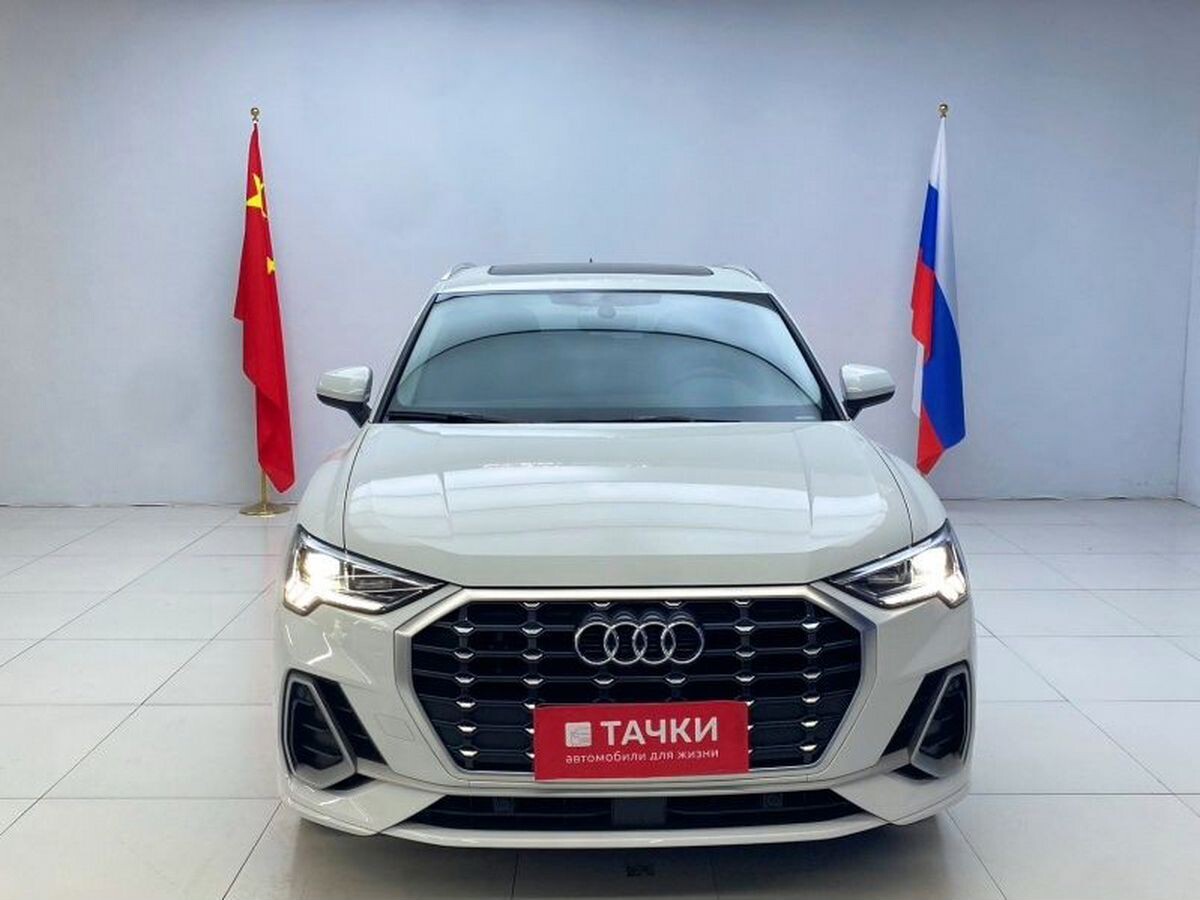 Audi Q3 2022 - фото автомобиля