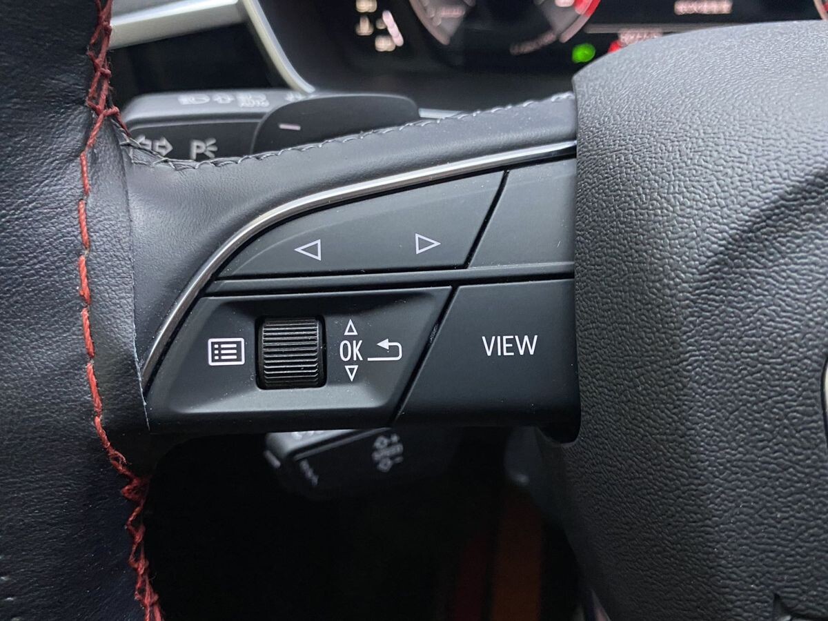 Audi Q3 2022 - фото автомобиля