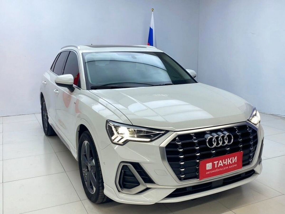 Audi Q3 2022 - фото автомобиля