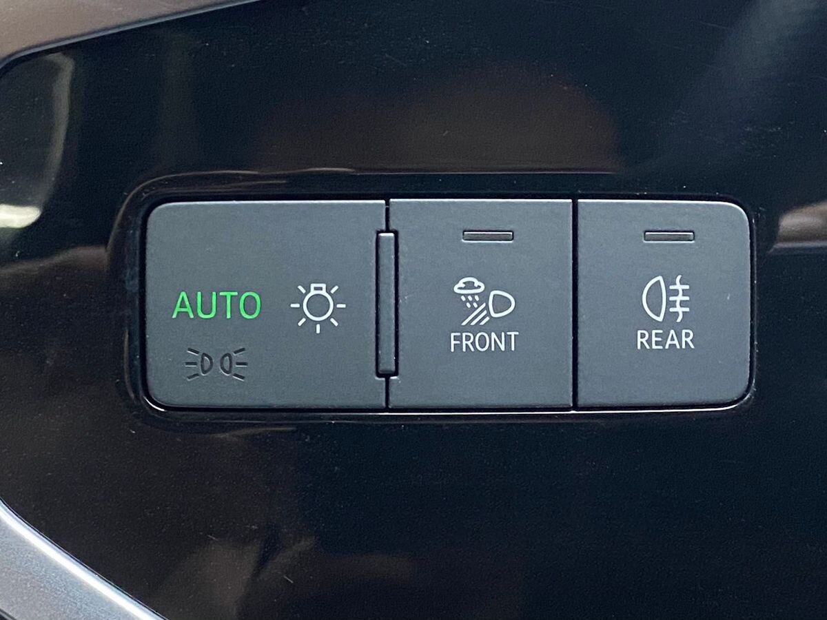 Audi Q3 2022 - фото автомобиля