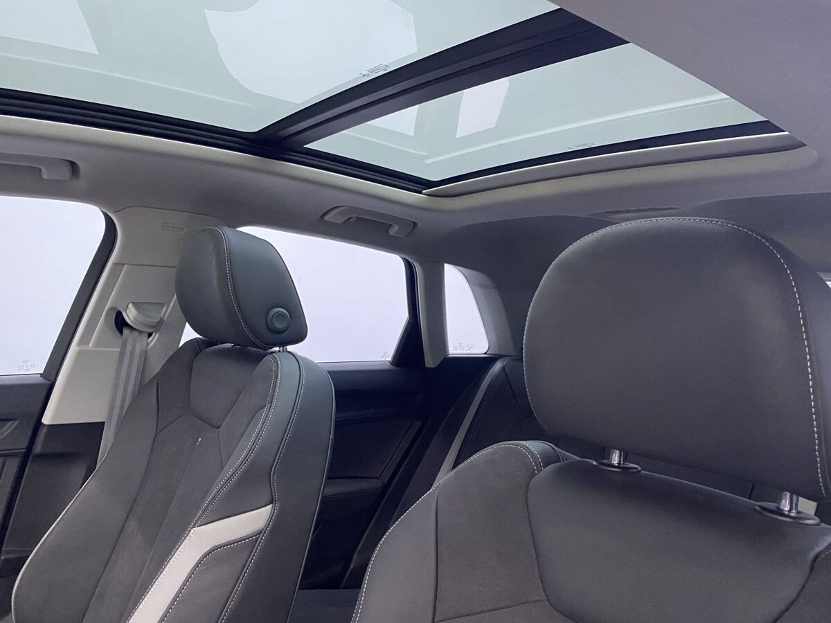 Audi Q3 2022 - фото автомобиля