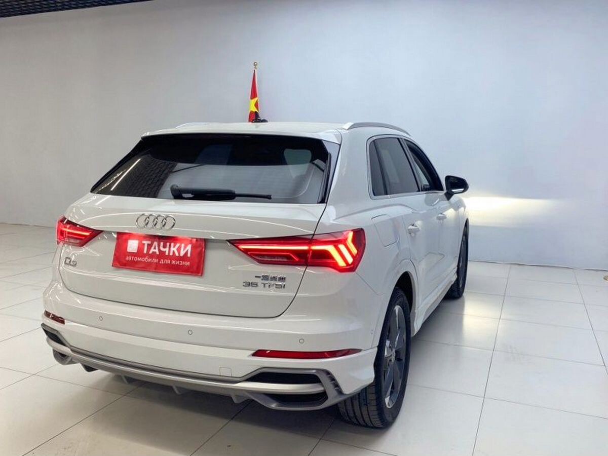 Audi Q3 2022 - фото автомобиля