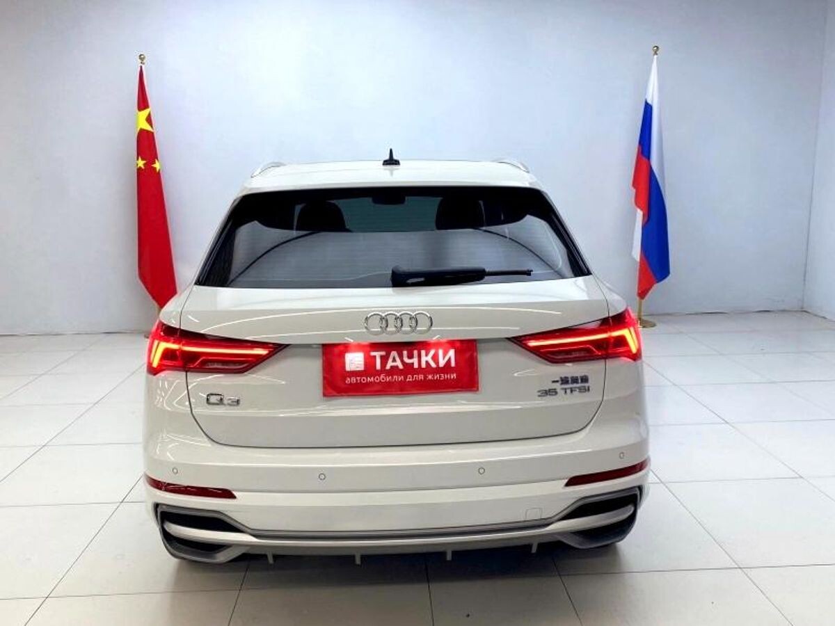 Audi Q3 2022 - фото автомобиля