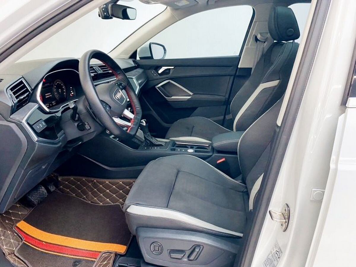 Audi Q3 2022 - фото автомобиля
