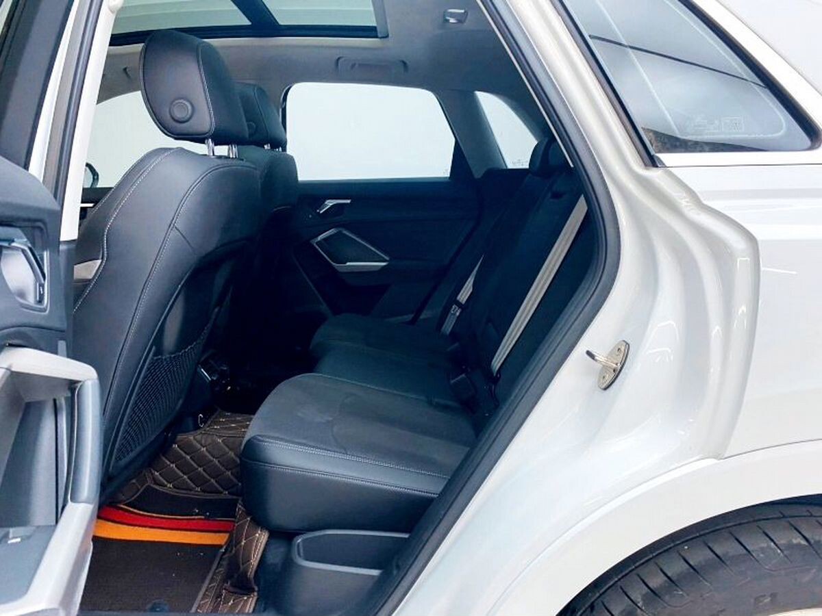 Audi Q3 2022 - фото автомобиля
