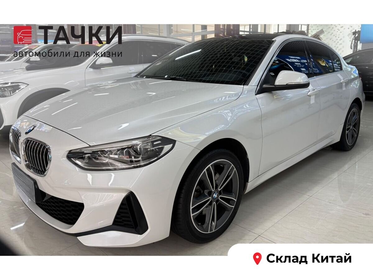 BMW 1-Series 2022 - фото автомобиля