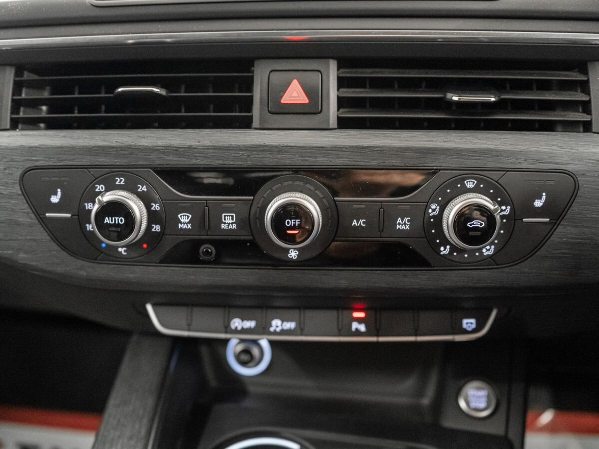 Audi A4 2017 - фото автомобиля