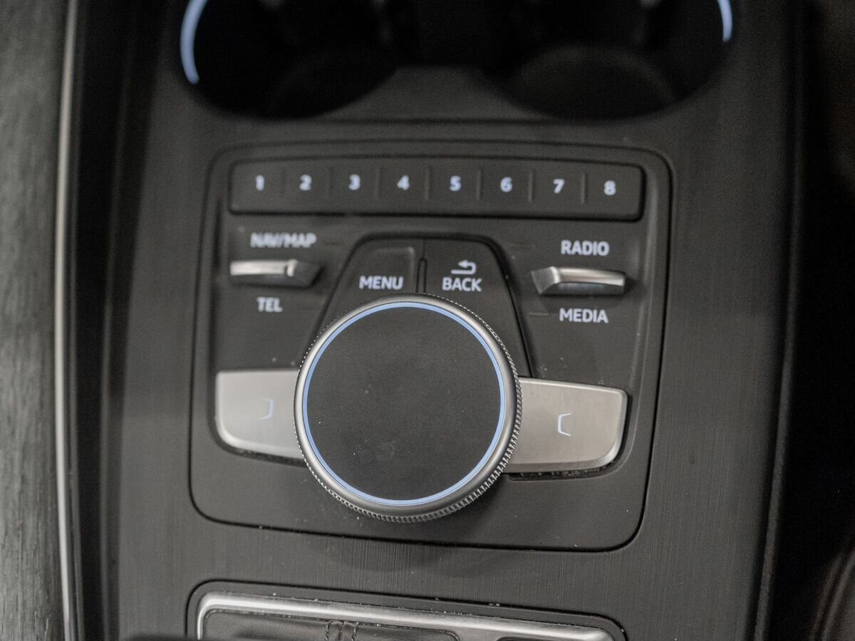 Audi A4 2017 - фото автомобиля