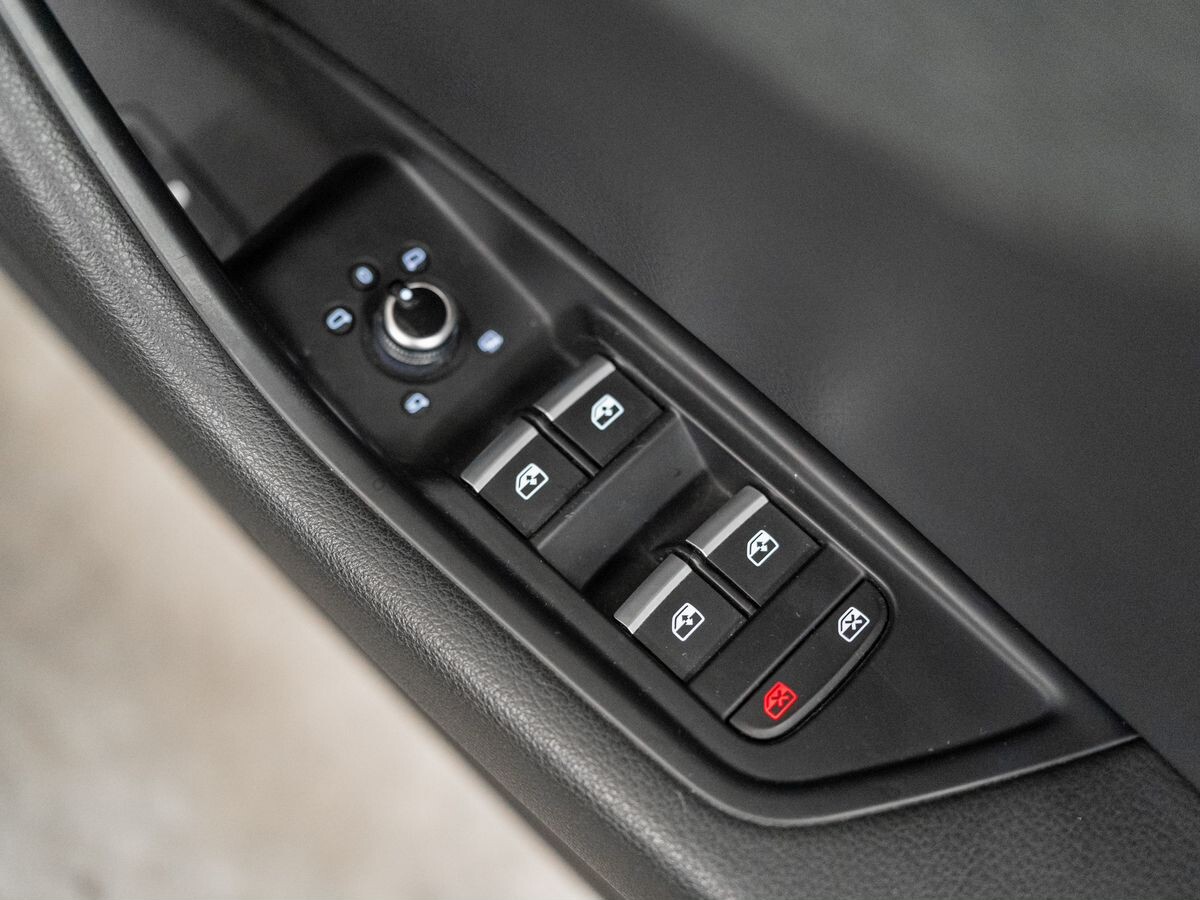 Audi A4 2017 - фото автомобиля