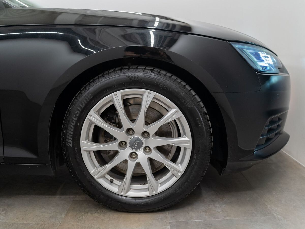 Audi A4 2017 - фото автомобиля