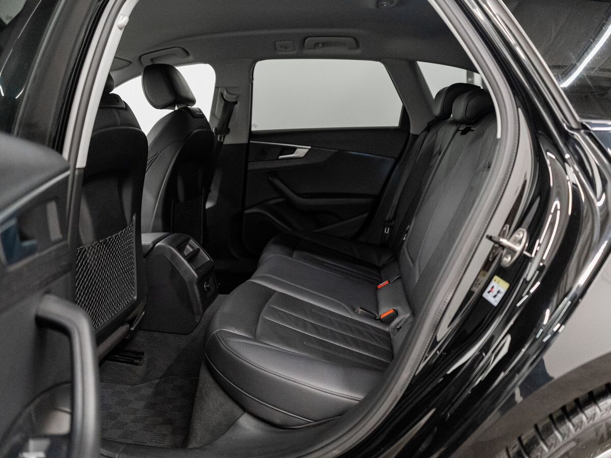 Audi A4 2017 - фото автомобиля
